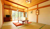 1階10畳和室！足を伸ばしてお寛ぎください