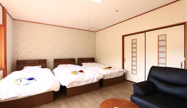 3人部屋　洋室（2021.11月リニューアル）