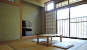 *【お部屋】和室8畳☆純和風で落ちつく雰囲気です。