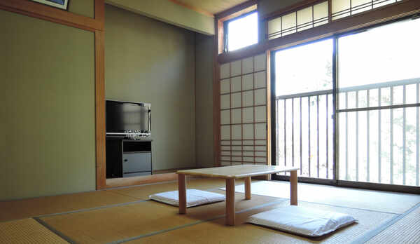 *【お部屋】和室8畳☆純和風で落ちつく雰囲気です。