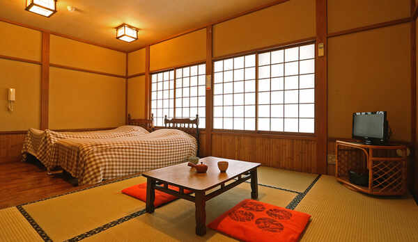 客室一例◆和洋室＊お部屋タイプは当館のおまかせになります。ご指定はできませんので予めご了承ください。