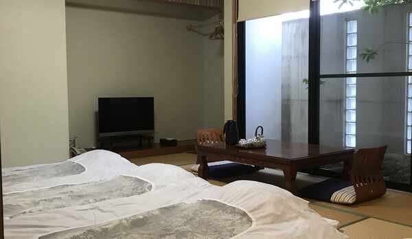 和室12畳の一例です