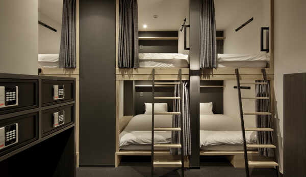 10人男女混合相部屋