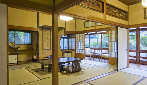 本館客室５２番