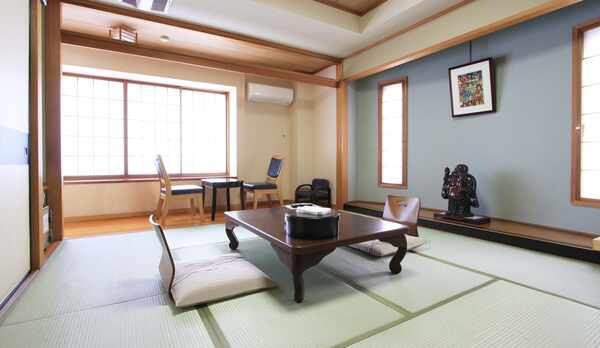 *【和室（一例）】畳のお部屋で足を伸ばしてお寛ぎ下さい。