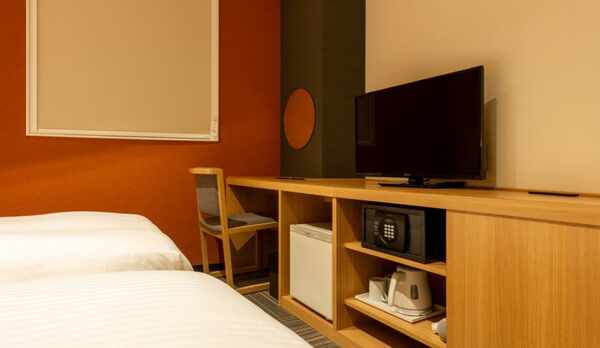 客室デスク（和モダンツイン）