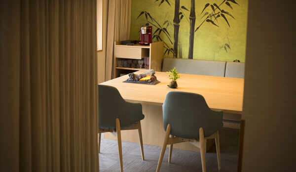 101風、リビングからダイニングを望む