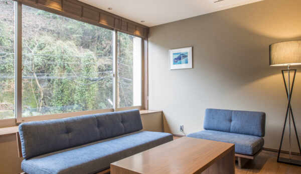 天然温泉露天付きスィート　リピングルーム