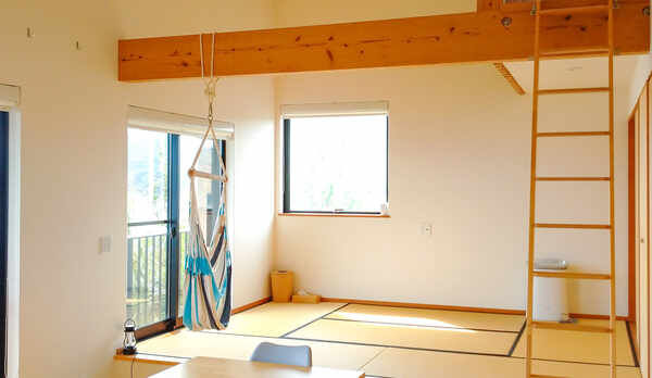 ・【リビング】ハンモックに腰掛けて、目の前に広がる景色をのんびり満喫