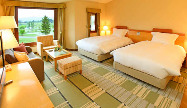 【ツインルーム／本館】広々とした洋室。コネクトタイプもございます。■35㎡　最大3名