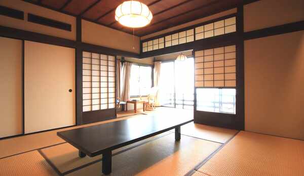 【臼杵湾を望む一番人気の和室一例】