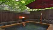 庭園露天風呂付メゾネット室　露天風呂一例
