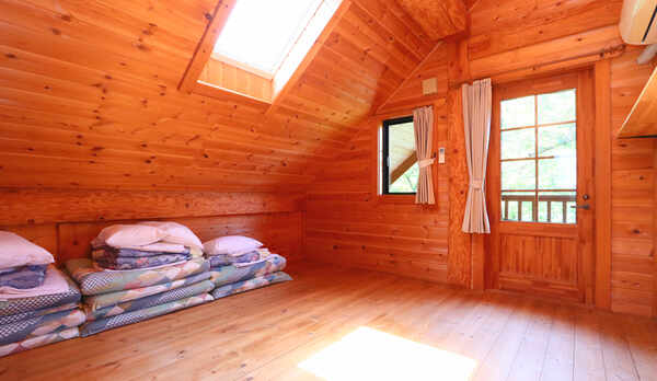 ★2階の天窓から見える星を数えるのも楽しみのひとつかも♪