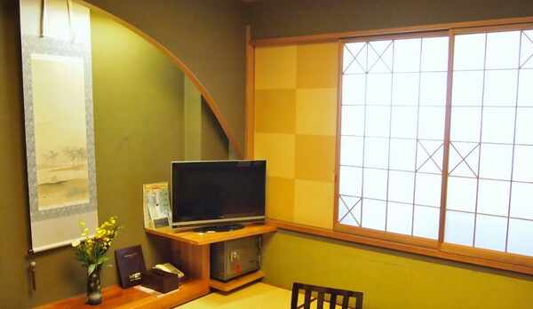 市松模様の和室メゾネット２Ｆ一例