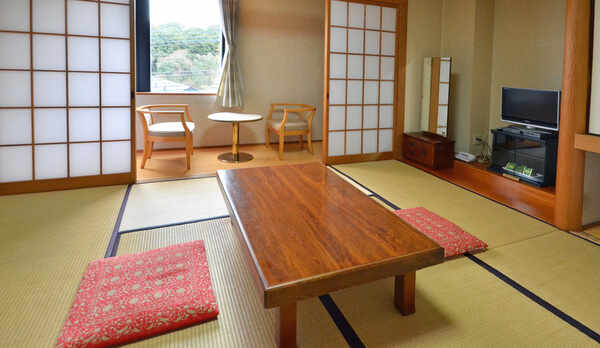  【標準和室】広さ:8畳　インターネット無線LAN接続無料