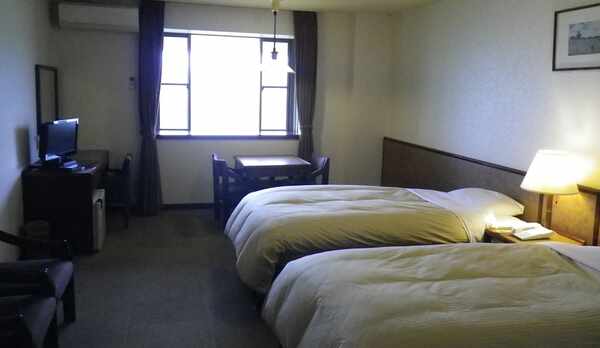 *【ツインルーム】ベッドて手足を伸ばして、ごゆっくりとお過ごし下さい。