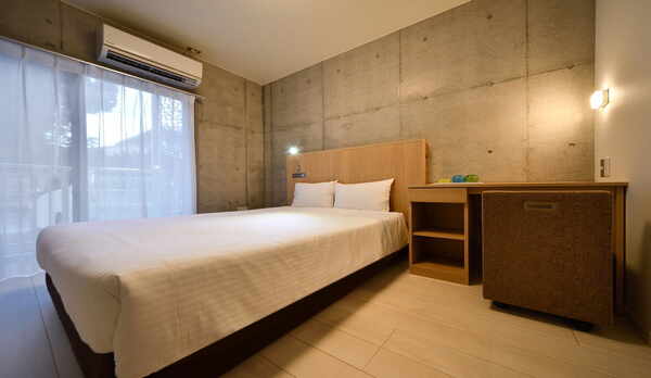 コンド棟ダブルベットルーム ミニキッチン 大型冷蔵庫 洗濯機 