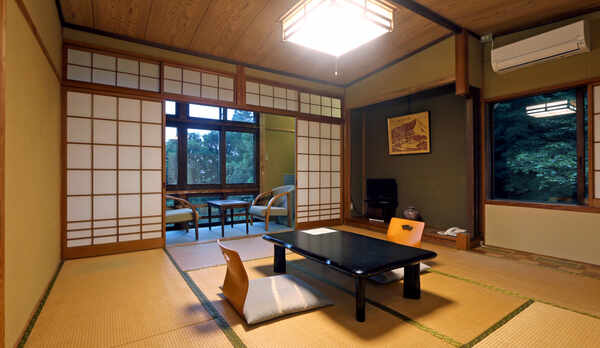 【静かな大山の麓に佇む宿坊 和室】