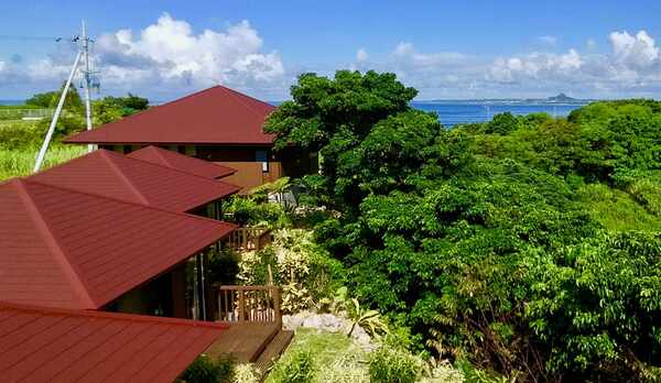 リゾート全景（庭側）