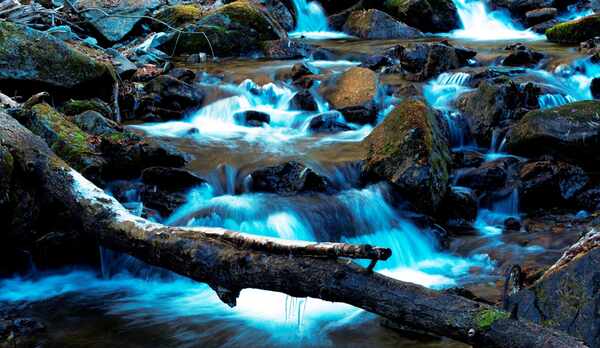 甲武信ヶ岳毛木平を流れる渓流