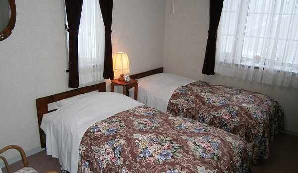 ツイン（トイレ・バス付）