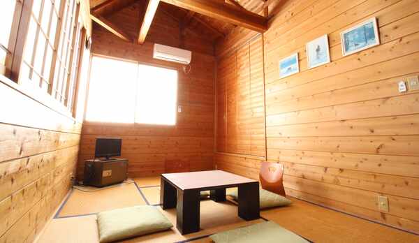 *和室10畳/馬小屋から少し離れたお部屋です。ファミリーでのご利用にもオススメです。