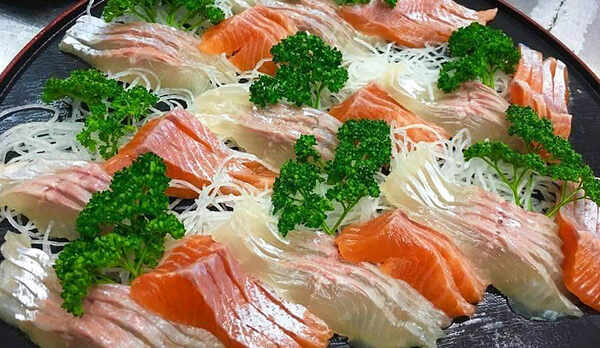 ・【料理一例】川魚お造り盛り合わせ