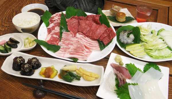 *【ジンギスカン】女将手作りの特製ダレにつけてどうぞ♪