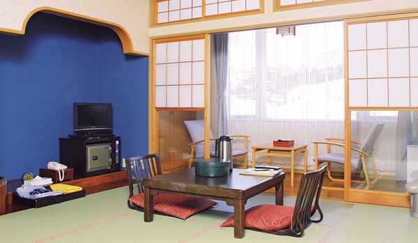 *【客室一例】畳の感触が気持ちいい♪和室もございます。