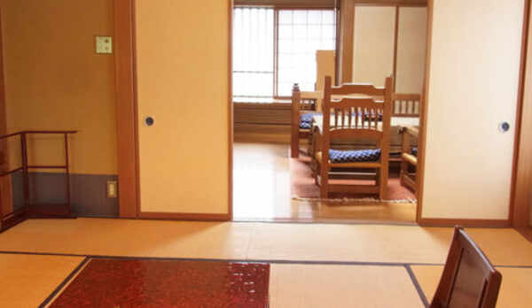 *【客室一例】ゆったりお過ごし頂く為に全て和洋二間つづき。