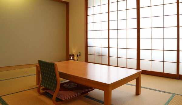 *【お部屋】足をのばして寛げる和室♪  