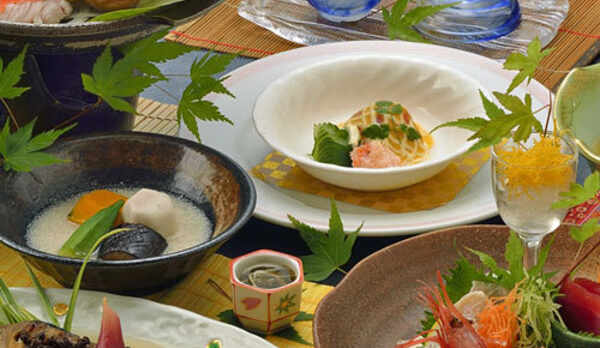 *【調理長オススメ会席】（一例）当館のスタンダード料理です。