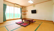 #和室12畳　ゆっくりお寛ぎいただける和室
