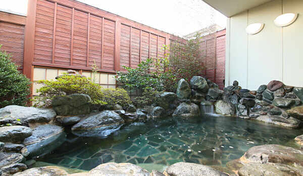 岩造り露天風呂