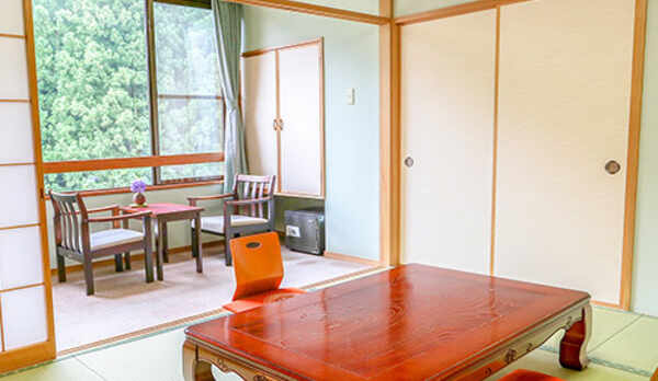 和室10畳（川側）