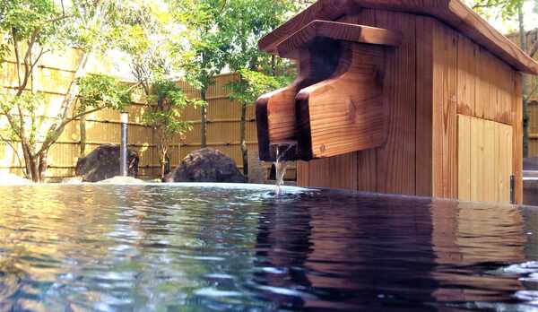 姫島の湯　〜露天風呂　陶器釜風呂〜