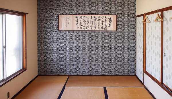 ・【広い和室】大きな窓から陽がさしこむ明るい和室です