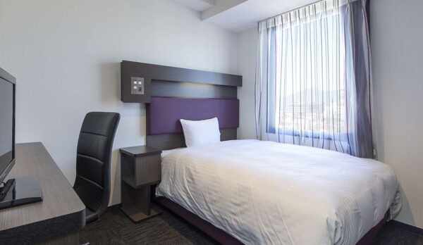 【シングル】■１６㎡■１４０ｃｍダブルベッド■２４型液晶ＴＶ（ＶＯＤ）