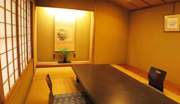 *【客室一例　和室8+8畳】一番広い客室タイプとなります。二間となり、三世代やグループ様にも便利です