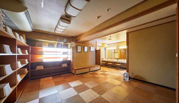 【大浴場】脱衣室