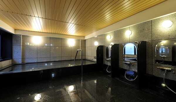 男性浴場（なかめの湯）