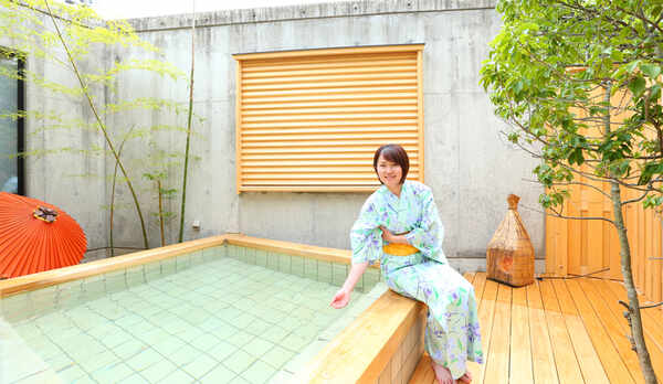 木の露天風呂　（男女入れ替え制）