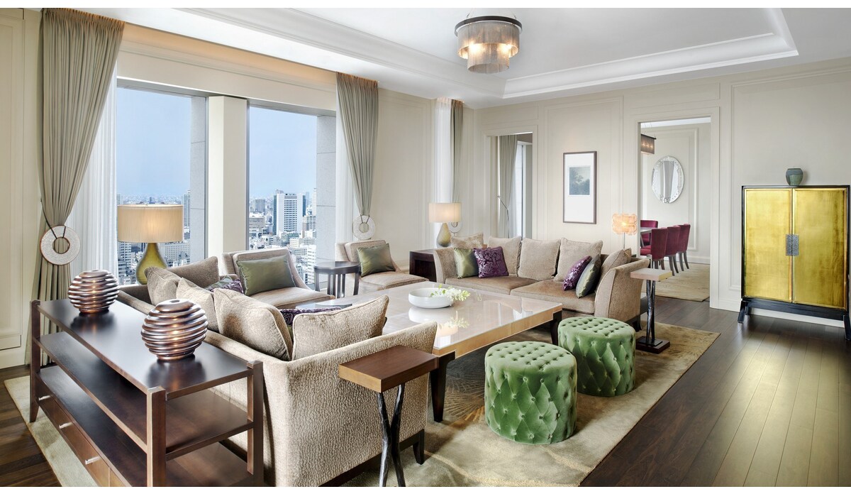 松スイート 142㎡（リビングルーム）