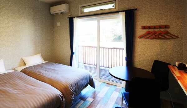 【客室】ツインルーム（A）です。全室禁煙です。 