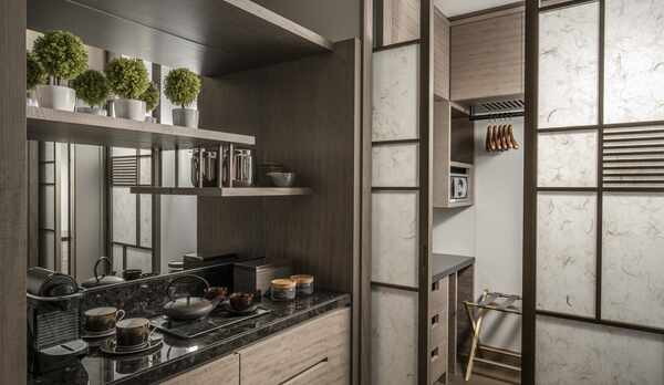 スーペリアルーム シティビュー ウォークインクローゼットとミニバー