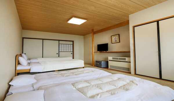 和室10畳（ベッド2台）4名利用時