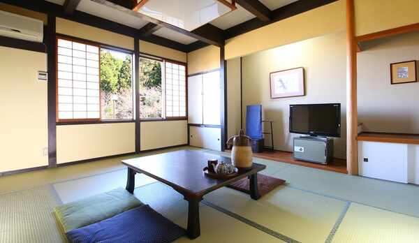 ◇【和室10畳】ゆったり過ごせる広々としたお部屋