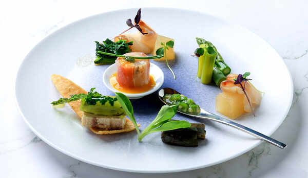 【箸で食べる和フレンチ】夏メニュー／フレンチをベースに和食と北海道の食文化を融合させた新感覚ディナー