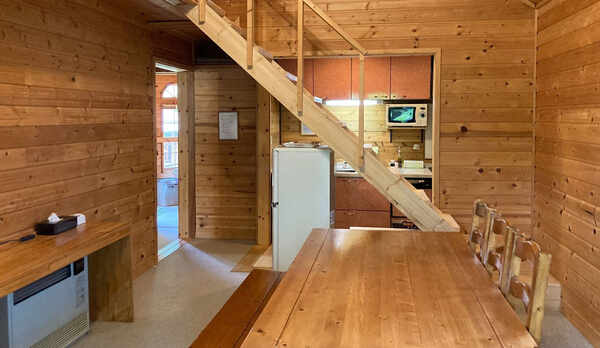 ・【Bタイプ】木を基調に清潔感のある貸切コテージ