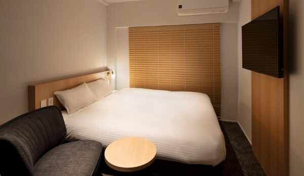 ダブルルーム　日本ベッド　160cm &times; 200cm